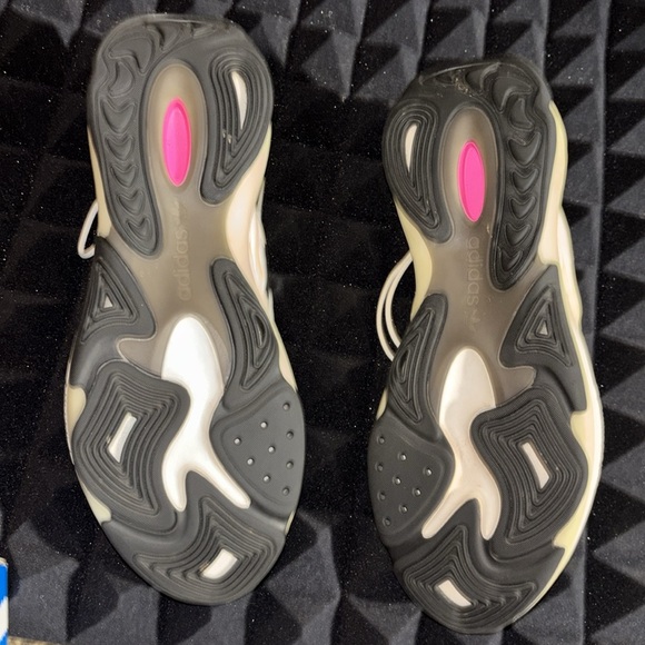 Men’s size 11.5 white adidas Ozrah sneakers shoes - Picture 7 of 7